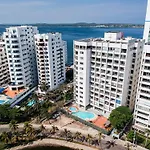 01 Apartamento en el Laguito con vista increíble