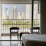 01 Apartamento en el Laguito con vista increíble